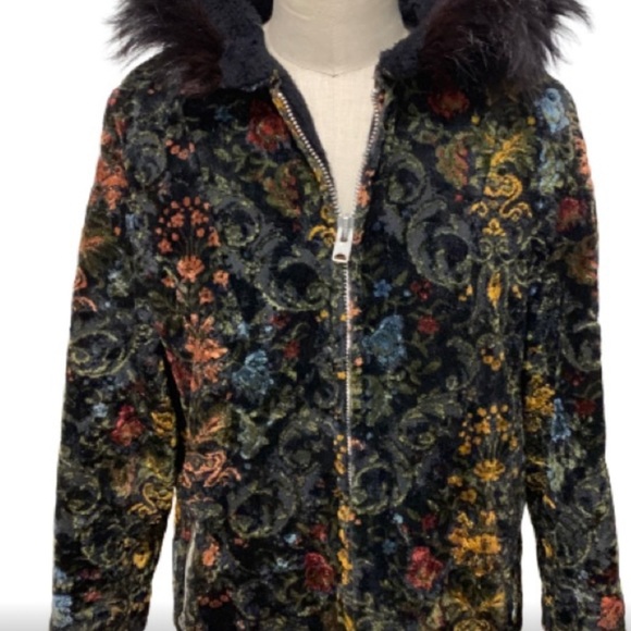 Vintage Brocade Après Ski Carpet Jacket - Picture 1 of 5
